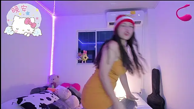 Snapshot of MollyG18 chatting on 12/27/24, 05:09 MollyG18 online show from 12/27/24, 05:09