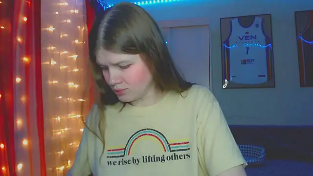 Snapshot of Klementa chatting on 03/19/25, 06:23 Klementa online show from 03/19/25, 06:23