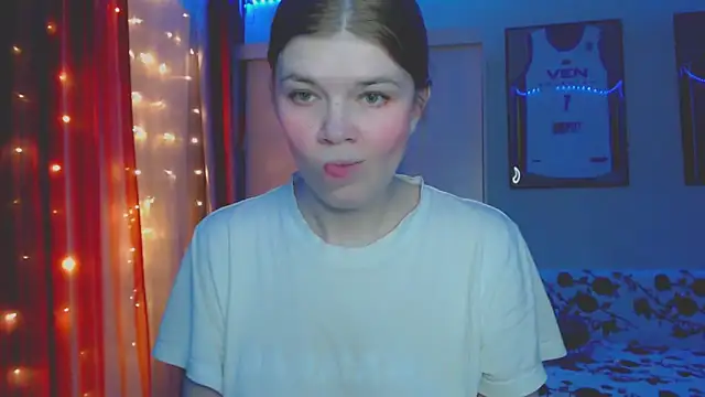 Snapshot of Klementa chatting on 09/25/25, 06:55 Klementa online show from 09/25/25, 06:55