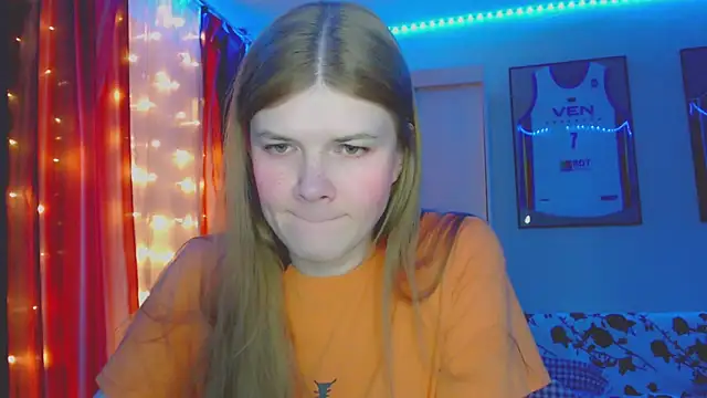 Snapshot of Klementa chatting on 10/12/25, 06:18 Klementa online show from 10/12/25, 06:18