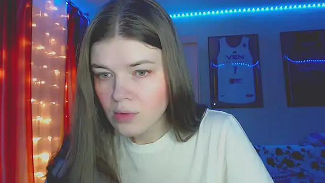 Snapshot of Klementa chatting on 10/19/25, 05:13 Klementa online show from 10/19/25, 05:13