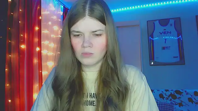 Snapshot of Klementa chatting on 10/25/25, 07:19 Klementa online show from 10/25/25, 07:19