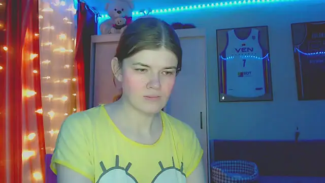 Snapshot of Klementa chatting on 11/23/25, 06:52 Klementa online show from 11/23/25, 06:52