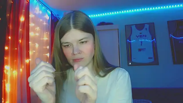 Snapshot of Klementa chatting on 11/29/25, 06:44 Klementa online show from 11/29/25, 06:44