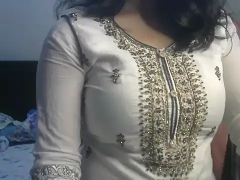 SiaraSiyA online show from 12/29/24, 07:22