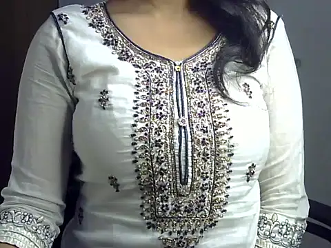 Snapshot of SiaraSiyA chatting on 07/25/26, 04:04 SiaraSiyA online show from 07/25/26, 04:04
