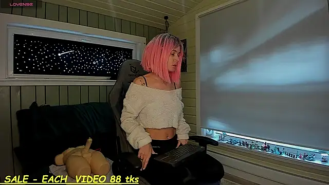 SandyChris online show from 11/14/25, 10:14