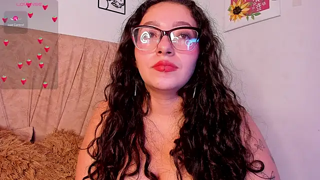 Snapshot of sweet_p_ chatting on 05/15/26, 06:04 sweet p online show from 05/15/26, 06:04