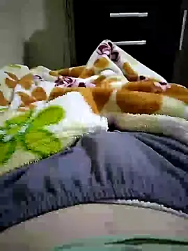 Snapshot of shiiank chatting on 06/25/26, 01:05 shiiank online show from 06/25/26, 01:05