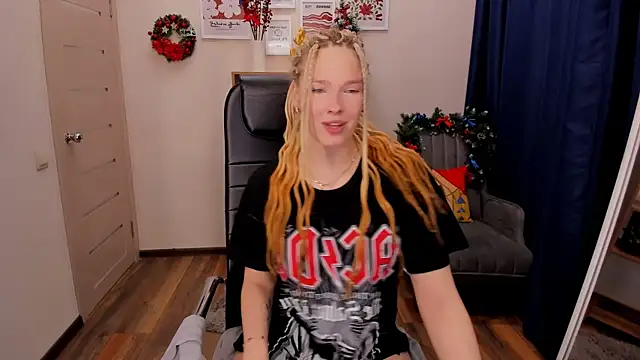 Snapshot of _fiona_Love chatting on 01/12/26, 08:36 fiona Love online show from 01/12/26, 08:36