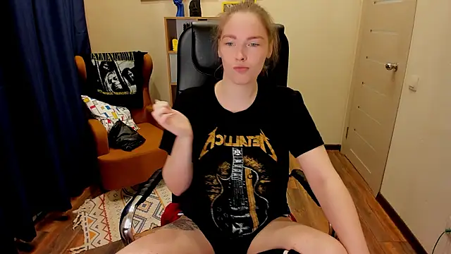 Snapshot of _fiona_Love chatting on 02/21/26, 08:32 fiona Love online show from 02/21/26, 08:32