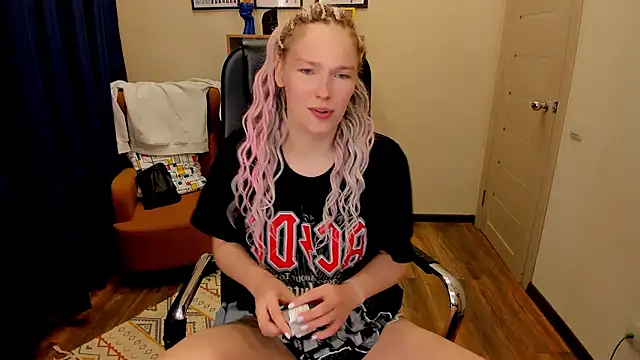 Snapshot of _fiona_Love chatting on 03/16/26, 08:13 fiona Love online show from 03/16/26, 08:13