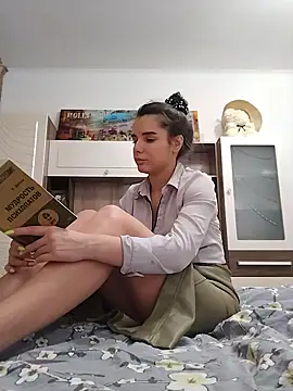 baby sweet girl  online show from 03/21/25, 01:56