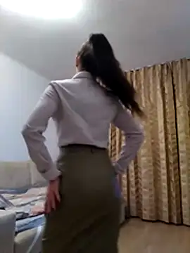 baby sweet girl  online show from 10/11/25, 09:13