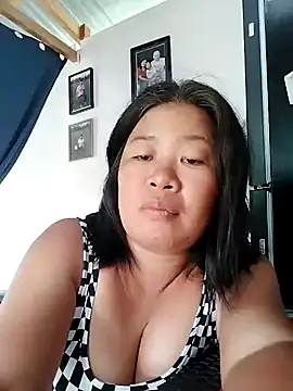 Snapshot of lickmepussy21 chatting on 12/02/24, 01:25 lickmepussy21 online show from 12/02/24, 01:25