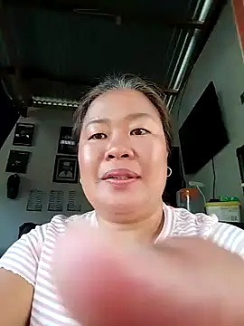 Snapshot of lickmepussy21 chatting on 02/03/25, 06:24 lickmepussy21 online show from 02/03/25, 06:24