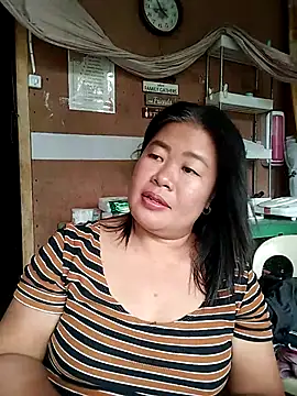 Snapshot of lickmepussy21 chatting on 09/15/25, 03:50 lickmepussy21 online show from 09/15/25, 03:50