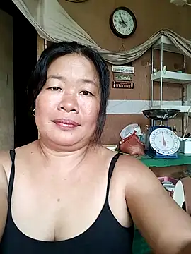 Snapshot of lickmepussy21 chatting on 09/22/25, 01:18 lickmepussy21 online show from 09/22/25, 01:18