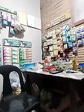 Snapshot of lickmepussy21 chatting on 09/22/25, 09:17 lickmepussy21 online show from 09/22/25, 09:17