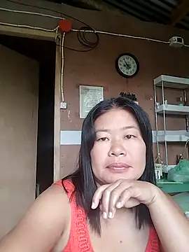 Snapshot of lickmepussy21 chatting on 10/19/25, 10:21 lickmepussy21 online show from 10/19/25, 10:21