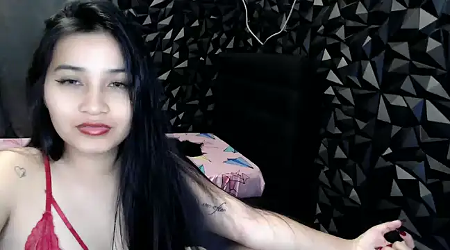 Snapshot of _Bellatrixy_ chatting on 12/25/24, 04:43 Bellatrixy online show from 12/25/24, 04:43