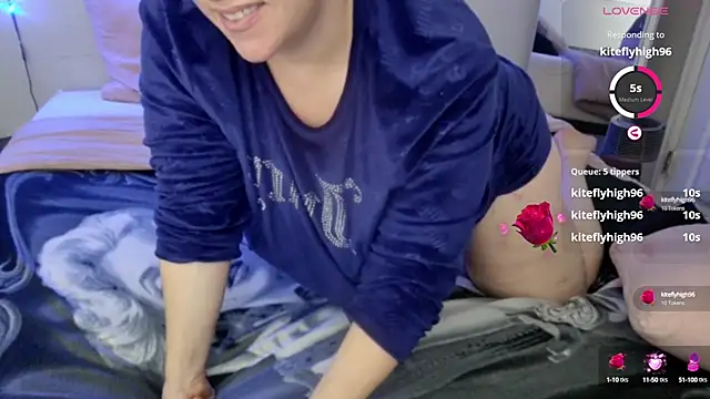 julimonroe online show from 01/23/25, 03:37