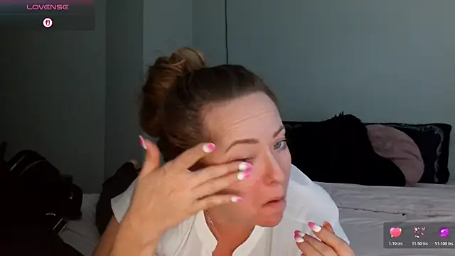 julimonroe online show from 03/19/26, 08:35