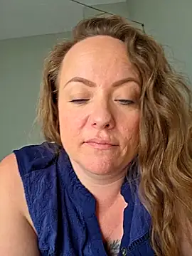 julimonroe online show from 04/18/26, 05:06