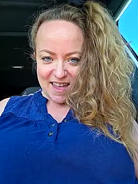 julimonroe online show from 04/18/26, 08:09