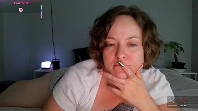 julimonroe online show from 05/07/26, 04:40