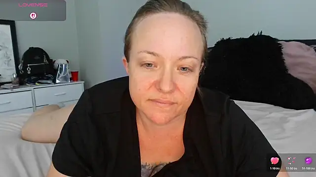 Snapshot of julimonroe chatting on 07/19/26, 06:44 julimonroe online show from 07/19/26, 06:44