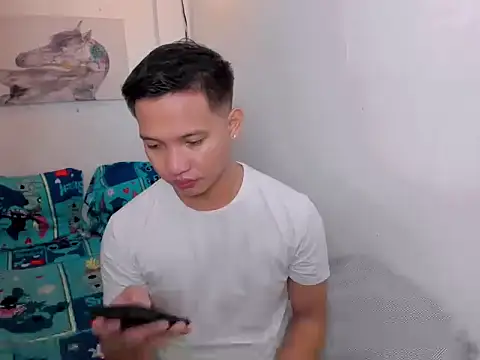 xSebastian19 online show from 12/21/25, 05:58