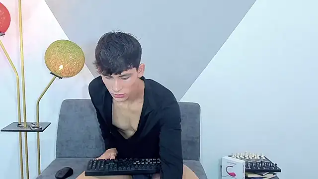 logan thomas online show from 12/06/24, 08:05