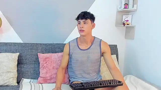 logan thomas online show from 02/10/25, 08:42