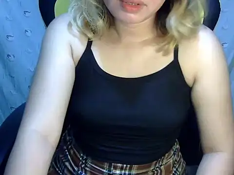 Snapshot of ___zurIII09_ chatting on 12/10/24, 06:44 zurIII09 online show from 12/10/24, 06:44