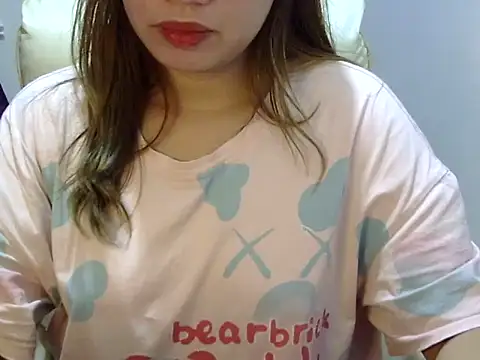    zurIII09  online show from 11/14/25, 09:52