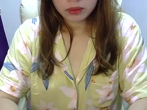    zurIII09  online show from 11/19/25, 12:54