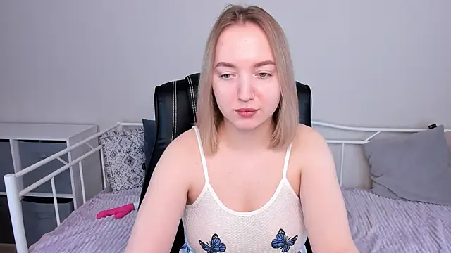 Shy AnnaCutie online show from 02/17/25, 05:36