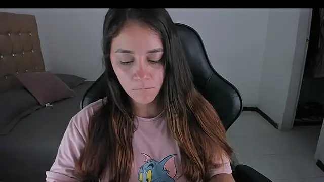 EmmaGrace1999 online show from 12/06/24, 10:49