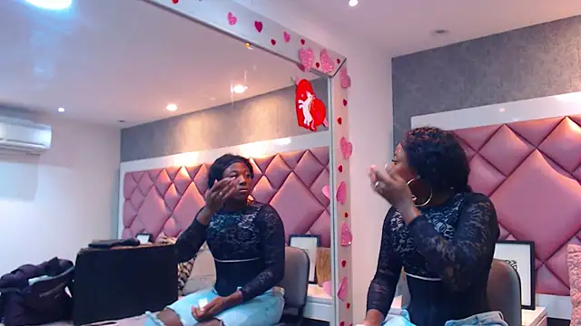 DanielaDuff online show from 11/09/25, 07:56