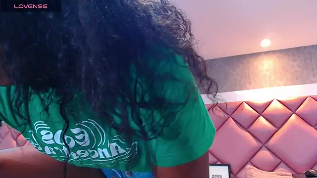 DanielaDuff online show from 11/21/25, 07:45