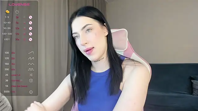 Snapshot of JenniferQueen11 chatting on 12/14/24, 12:44 JenniferQueen11 online show from 12/14/24, 12:44
