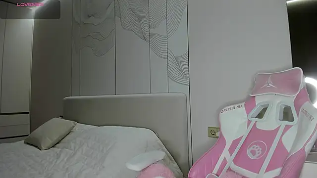 Snapshot of JenniferQueen11 chatting on 04/26/26, 09:18 JenniferQueen11 online show from 04/26/26, 09:18