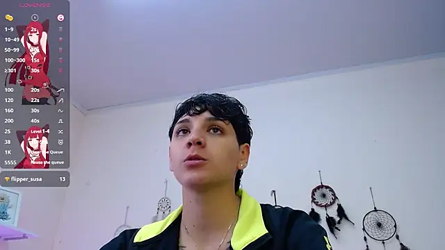 Snapshot of bad_giirl_ chatting on 12/09/24, 03:44 bad giirl  online show from 12/09/24, 03:44