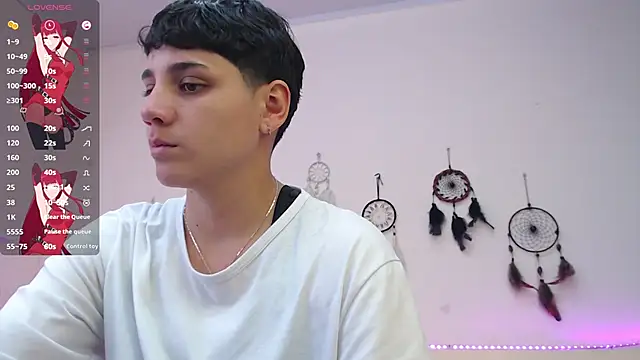 Snapshot of bad_giirl_ chatting on 03/13/25, 06:23 bad giirl  online show from 03/13/25, 06:23