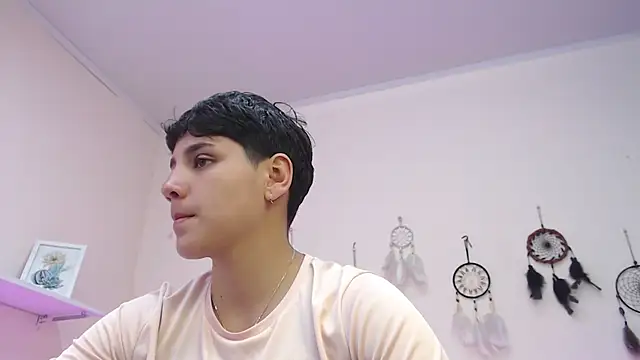 Snapshot of bad_giirl_ chatting on 03/21/25, 03:13 bad giirl  online show from 03/21/25, 03:13