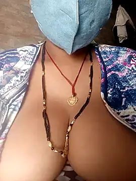 Snapshot of Lattika-Bhabhi chatting on 01/31/25, 08:22 Lattika-Bhabhi online show from 01/31/25, 08:22