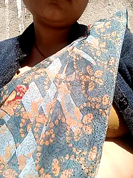 Snapshot of Lattika-Bhabhi chatting on 02/13/25, 06:09 Lattika-Bhabhi online show from 02/13/25, 06:09