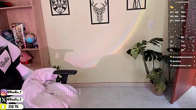 Redlu 1 online show from 02/14/25, 02:44