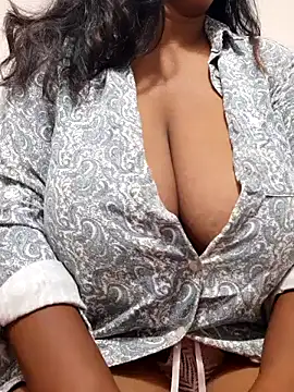 julia joy online show from 01/31/25, 11:56